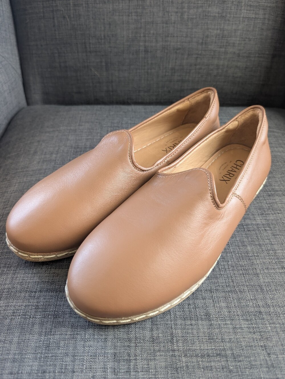 Charix Size EU 41 / US 10 Tan Slip On Loafers With White Stitching